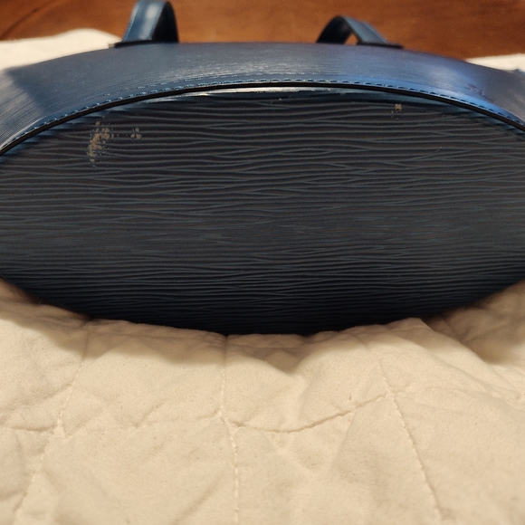 Louis Vuitton Blue Epi Women's Bag - Picture 2 of 13
